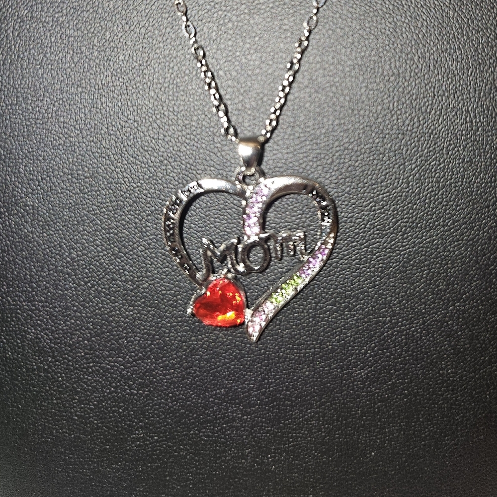 Heart Pendant 'Mom' Necklace - Select 1 - Picture 4 of 6
